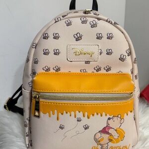 Loungefly Disney Winnie the Pooh
Mini Backpack